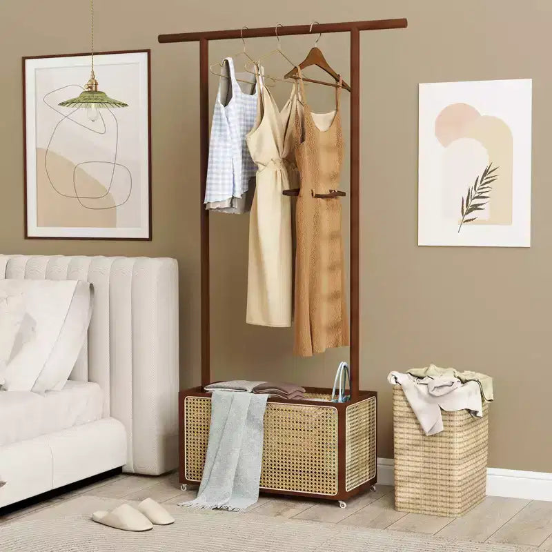 Portant à vêtements en bambou avec panier de rangement en rotin et roulettes, Portant à vêtements mobile, Marron/Beige