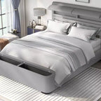 Lit de rangement rembourré Queen avec banc en pied de lit, gris